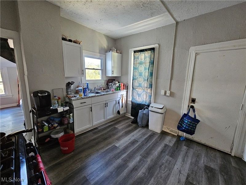 7700 Colgate Avenue, Cleveland, OH 44102 Photo 6