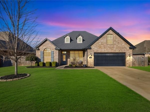 254 N Penzo Avenue, Tontitown, AR 72762