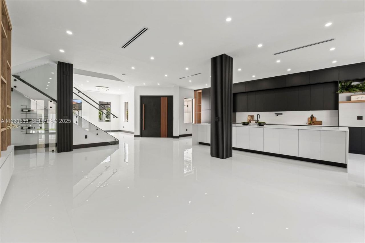 18172 NW 91st Ct, Hialeah, FL 33018 Photo