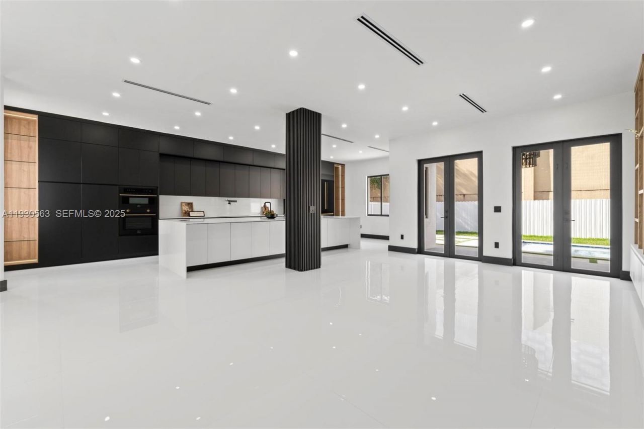 18172 NW 91st Ct, Hialeah, FL 33018 Photo