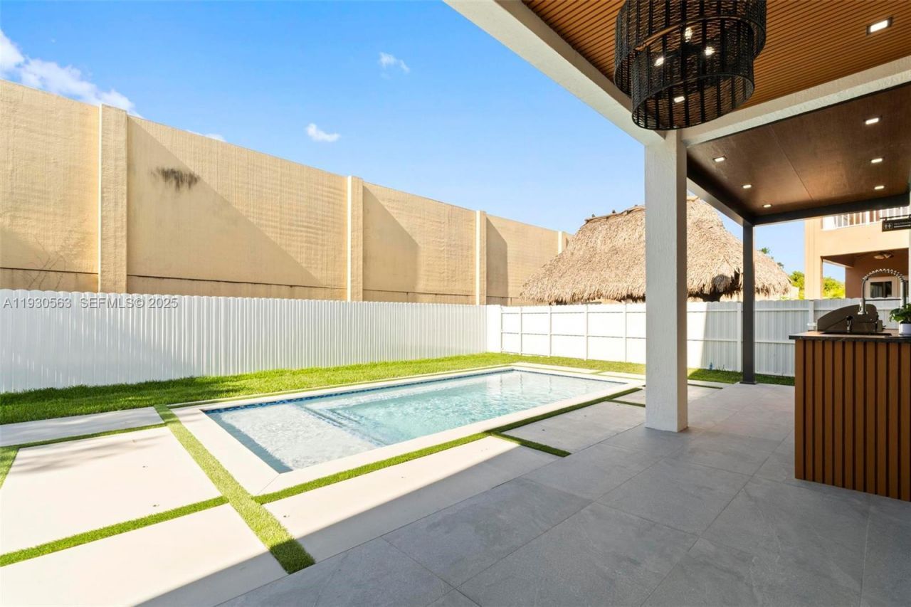 18172 NW 91st Ct, Hialeah, FL 33018 Photo