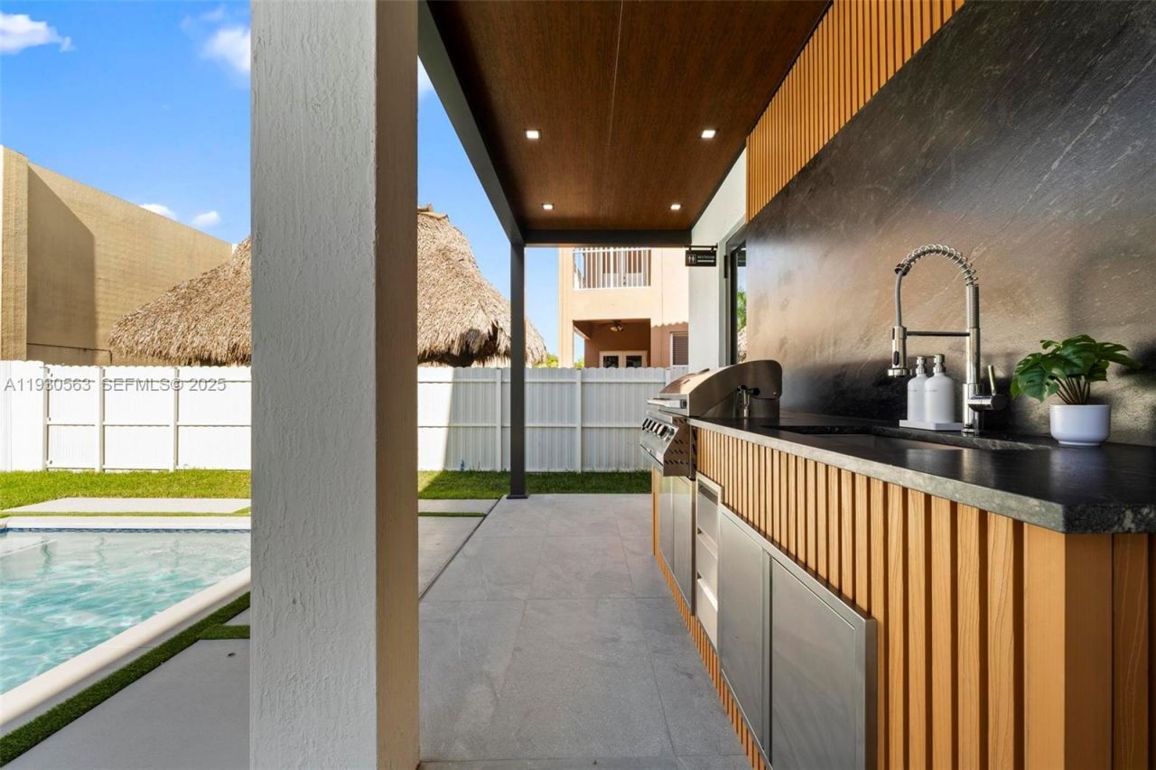 18172 NW 91st Ct, Hialeah, FL 33018 Photo