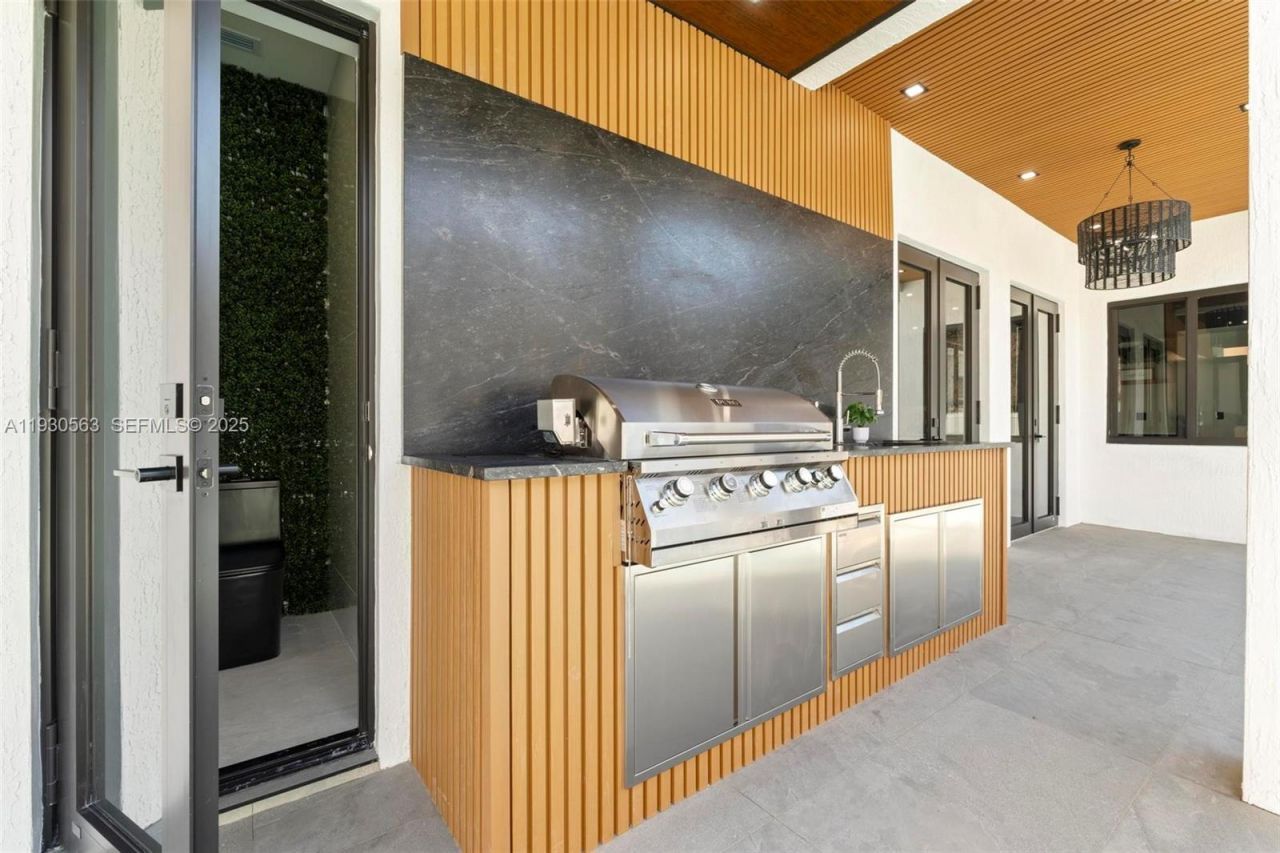 18172 NW 91st Ct, Hialeah, FL 33018 Photo