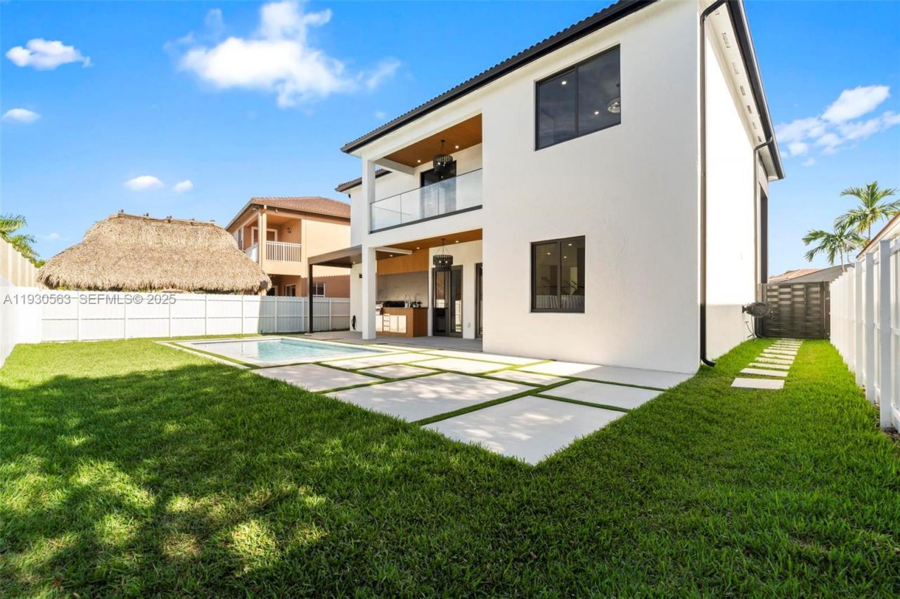 18172 NW 91st Ct, Hialeah, FL 33018 Photo