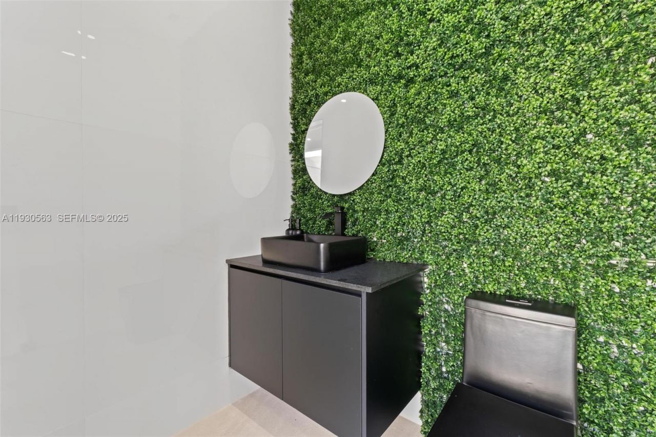 18172 NW 91st Ct, Hialeah, FL 33018 Photo