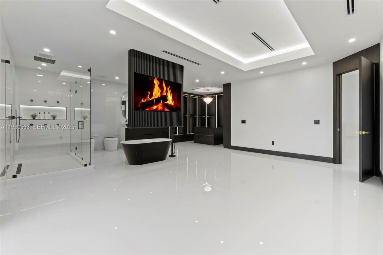 18172 NW 91st Ct, Hialeah, FL 33018 Photo