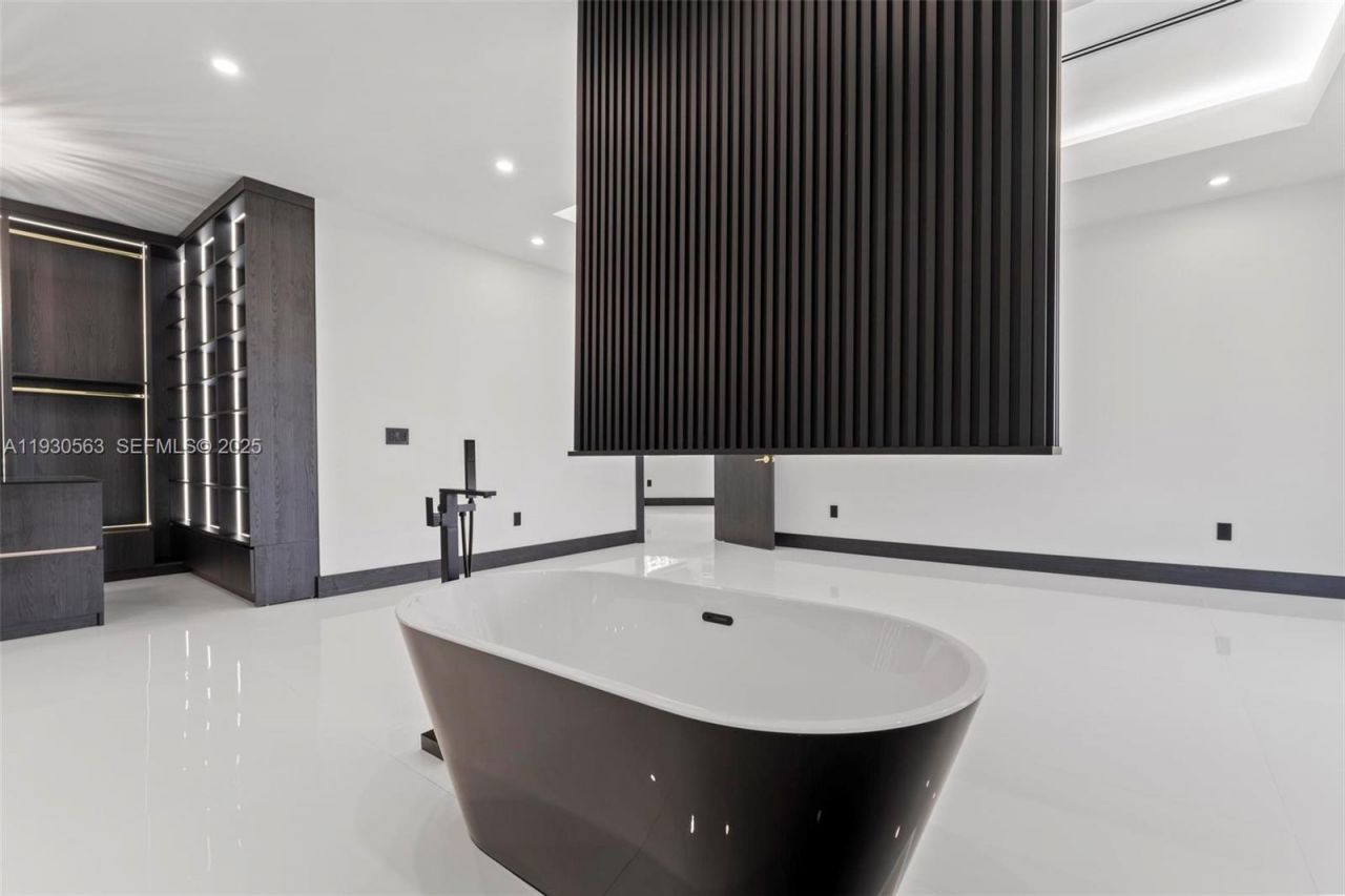 18172 NW 91st Ct, Hialeah, FL 33018 Photo