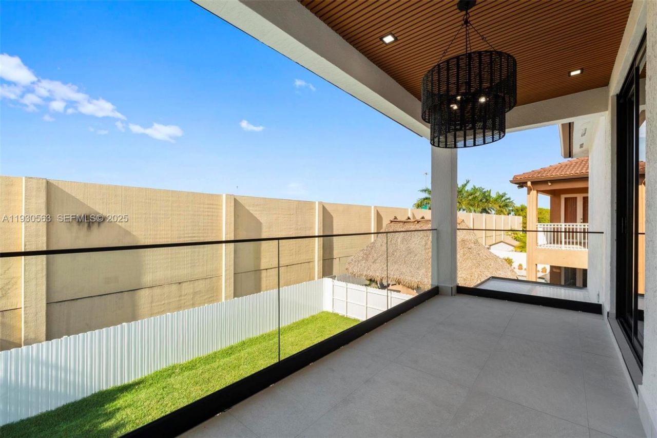 18172 NW 91st Ct, Hialeah, FL 33018 Photo