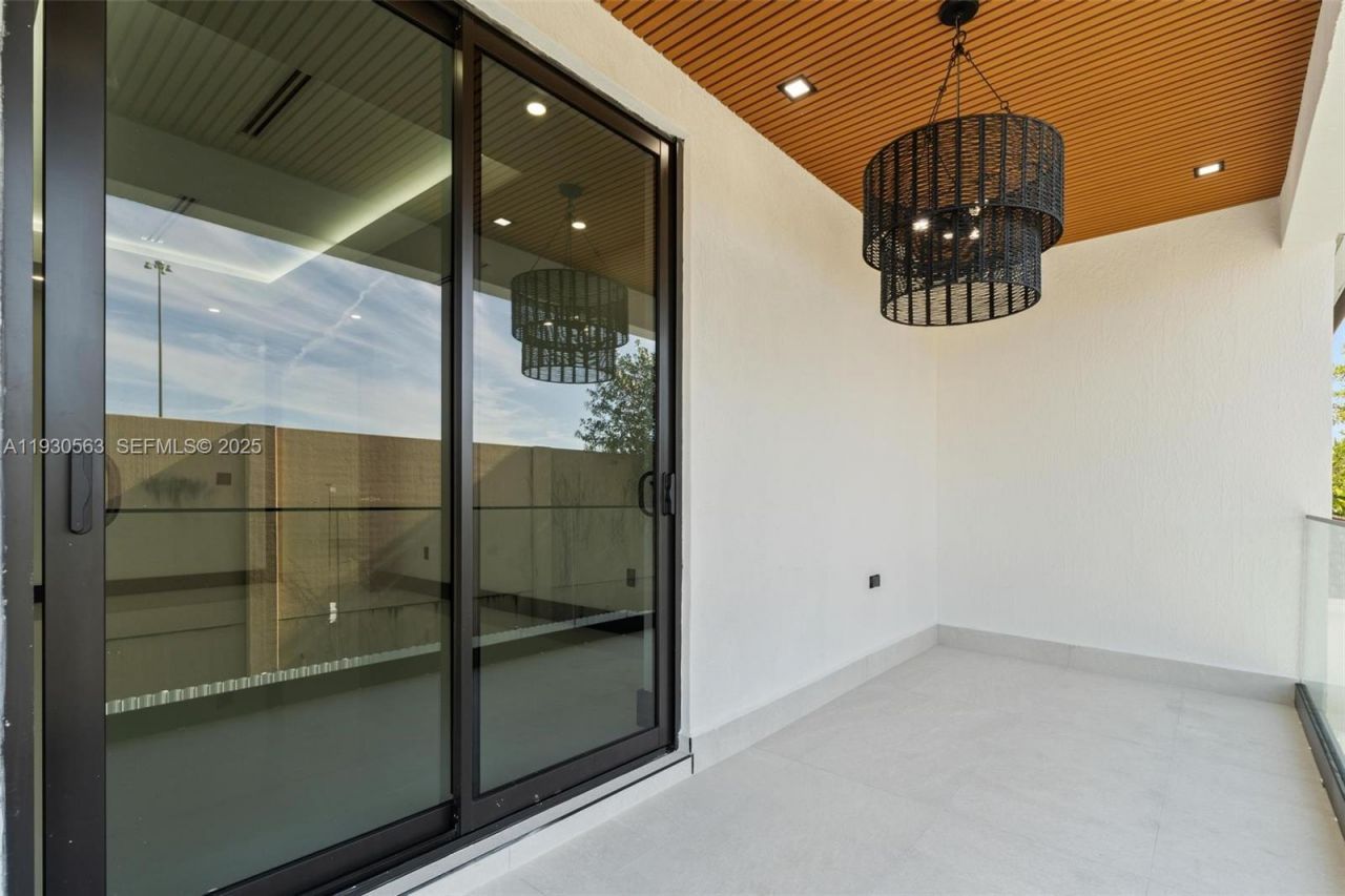 18172 NW 91st Ct, Hialeah, FL 33018 Photo