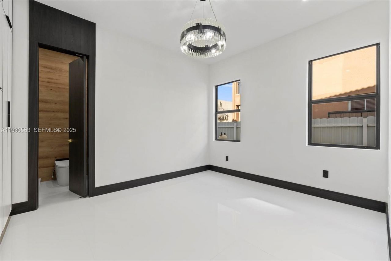 18172 NW 91st Ct, Hialeah, FL 33018 Photo