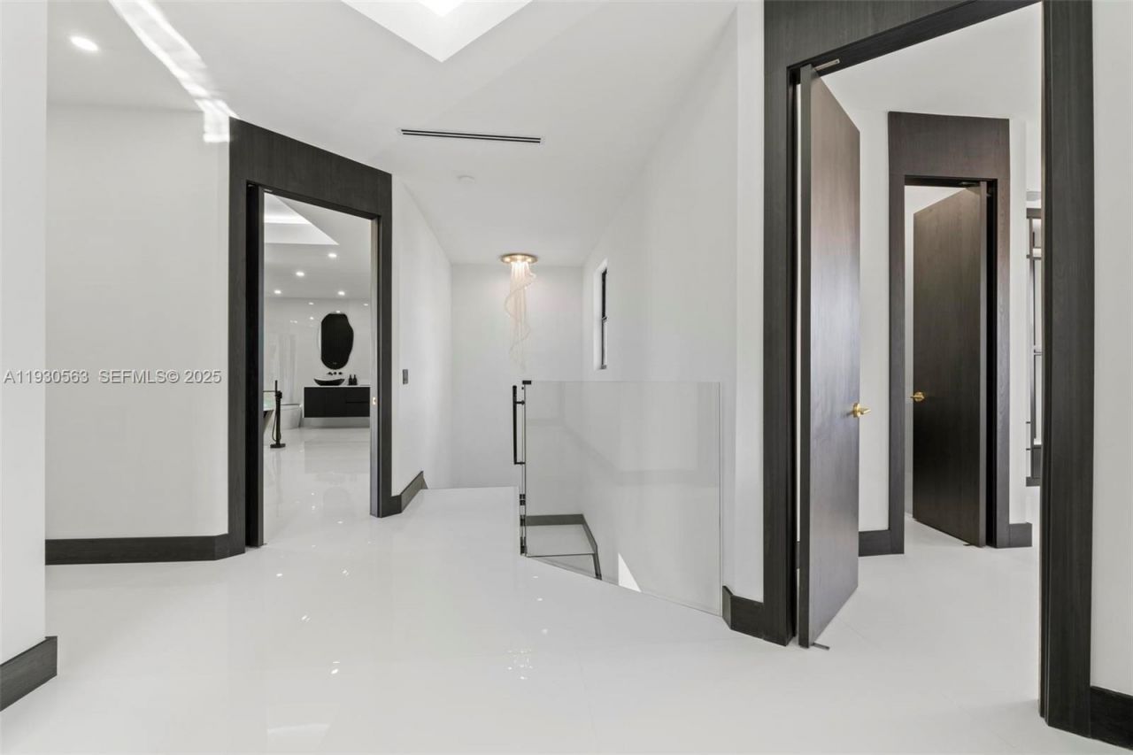 18172 NW 91st Ct, Hialeah, FL 33018 Photo