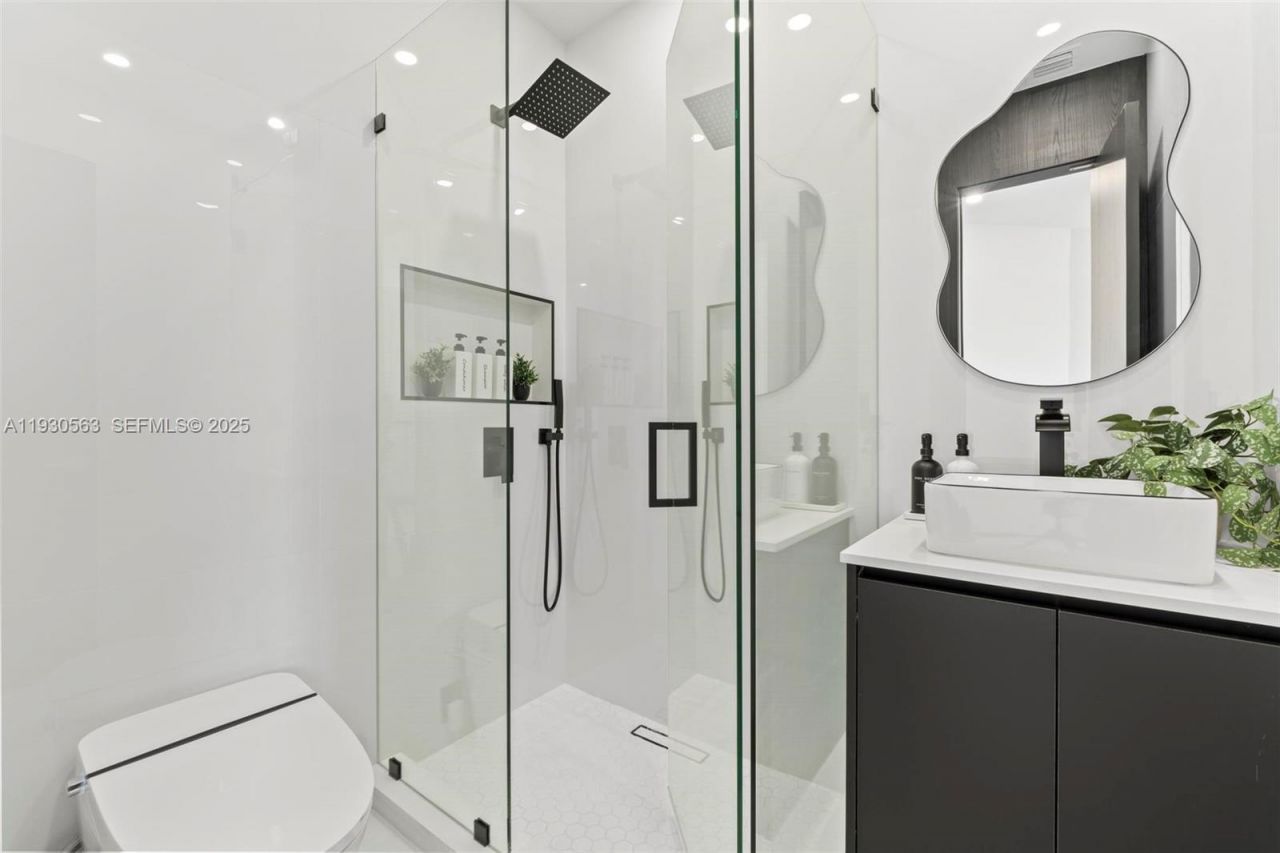 18172 NW 91st Ct, Hialeah, FL 33018 Photo