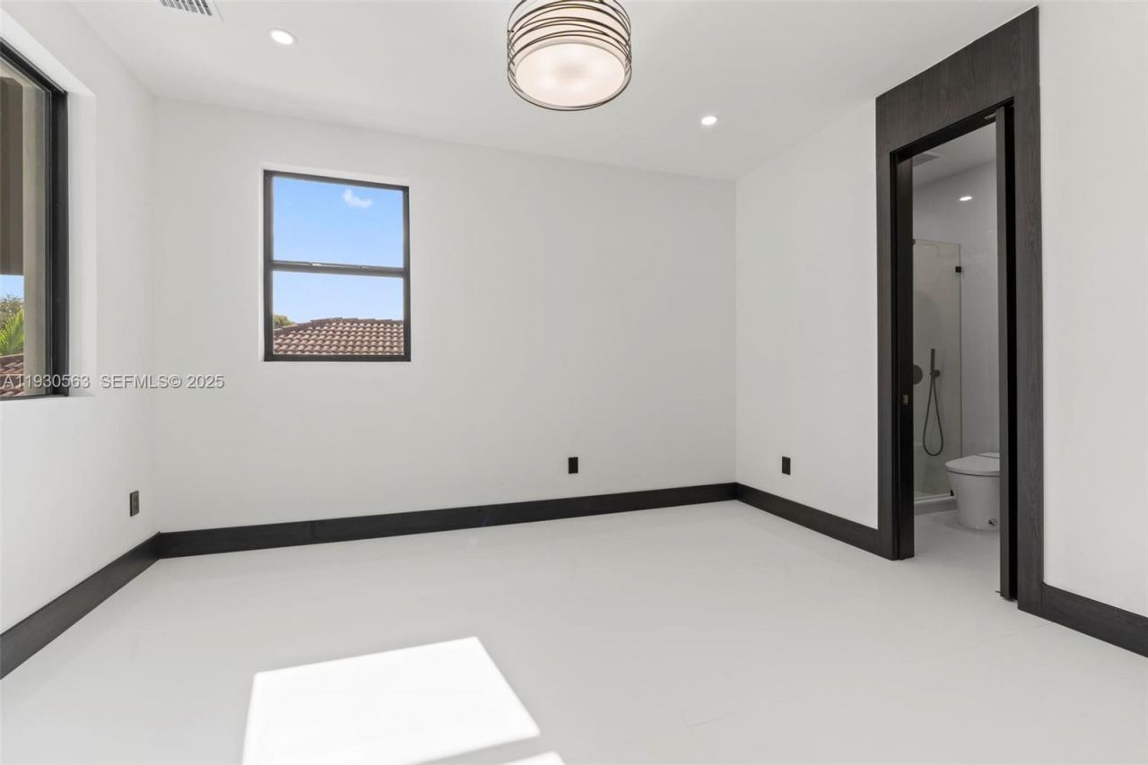 18172 NW 91st Ct, Hialeah, FL 33018 Photo