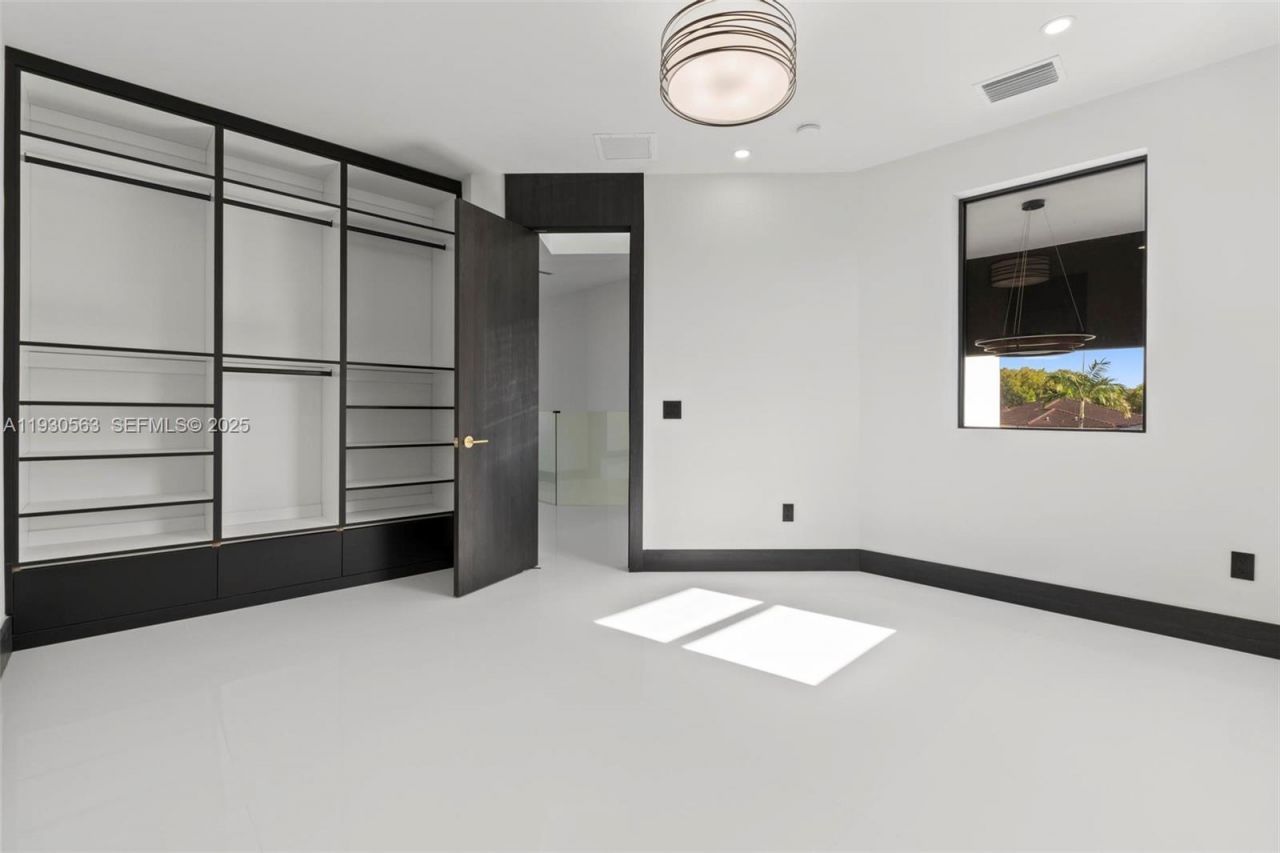 18172 NW 91st Ct, Hialeah, FL 33018 Photo