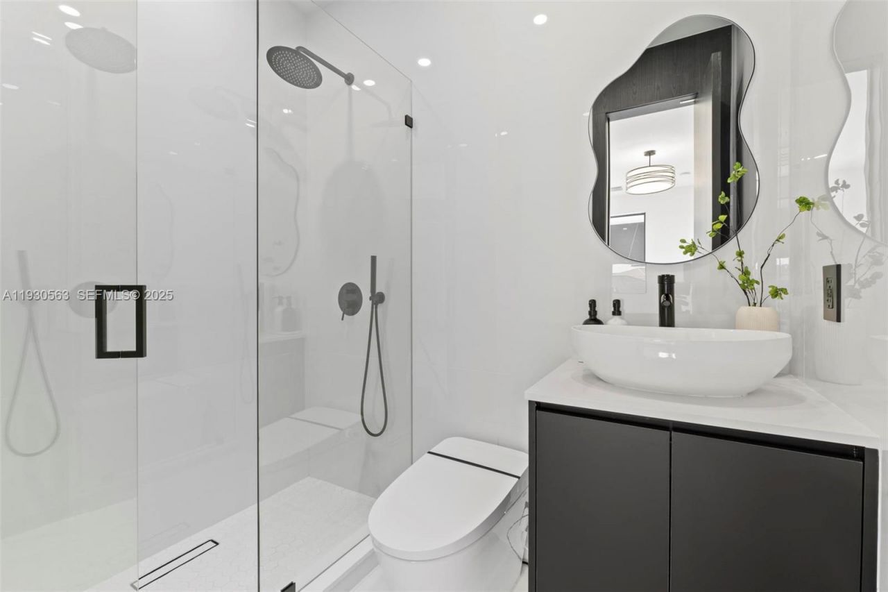 18172 NW 91st Ct, Hialeah, FL 33018 Photo