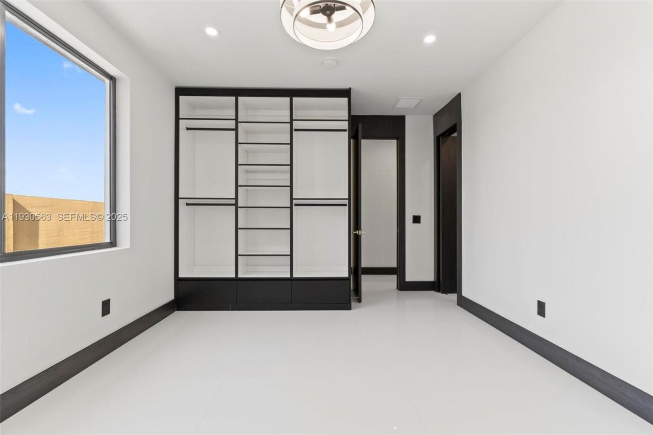 18172 NW 91st Ct, Hialeah, FL 33018 Photo