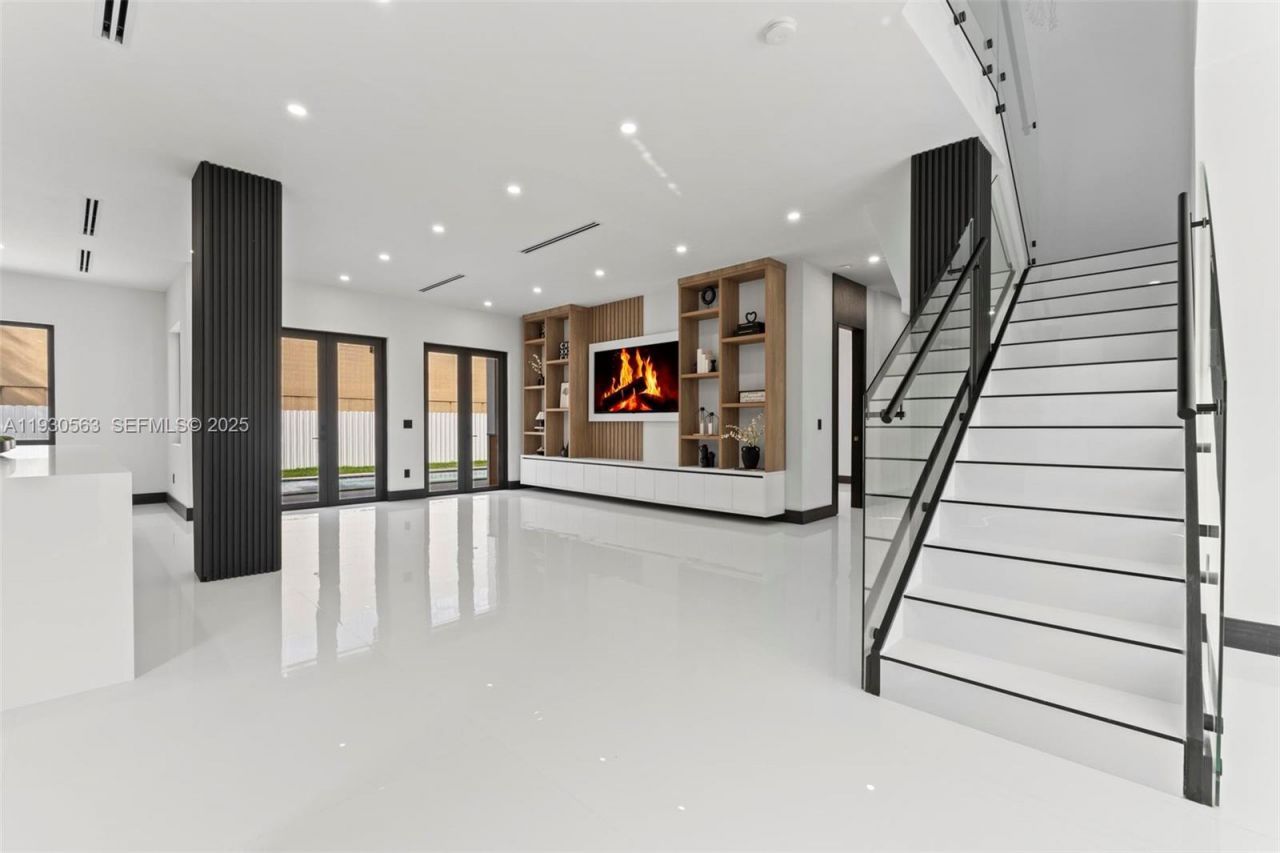 18172 NW 91st Ct, Hialeah, FL 33018 Photo