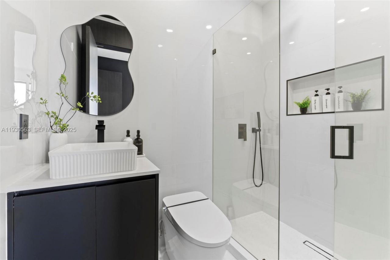 18172 NW 91st Ct, Hialeah, FL 33018 Photo