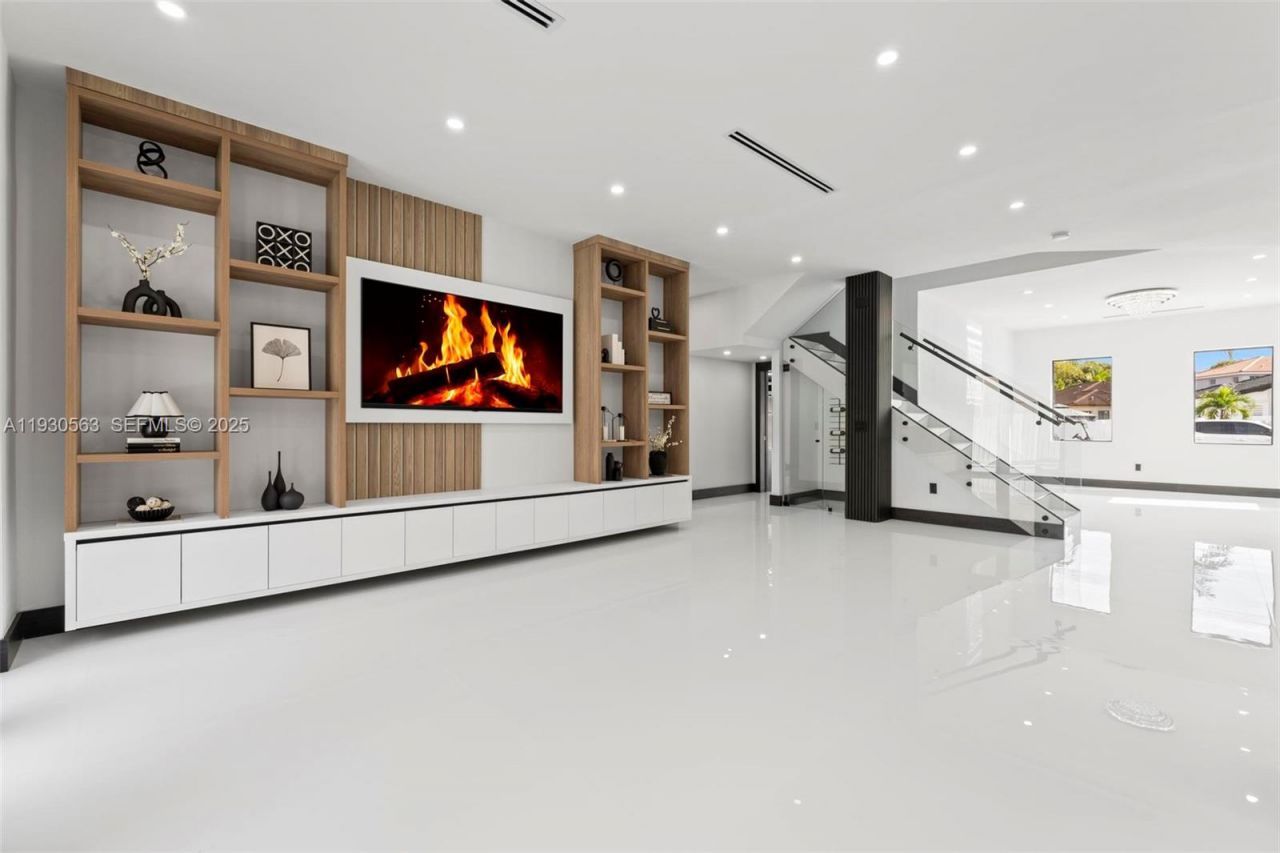 18172 NW 91st Ct, Hialeah, FL 33018 Photo