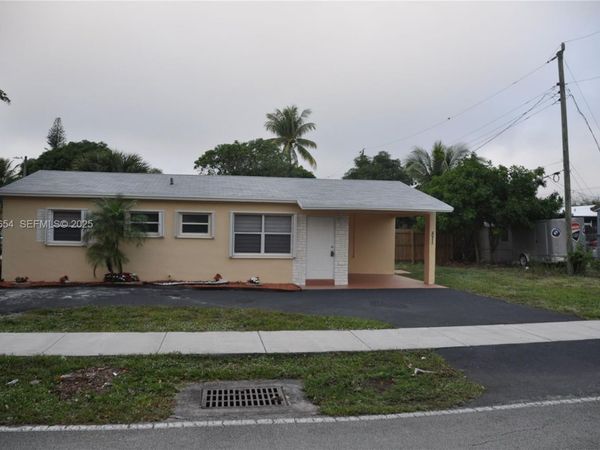 571 NE 61st St, Oakland Park, FL 33334