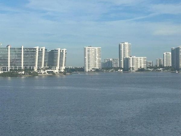 251 174th St, Unit 418, Sunny Isles Beach, FL 33160