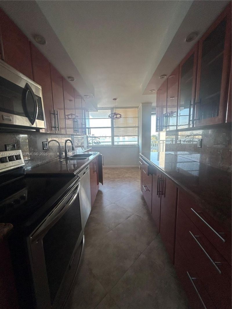 251 174th St, Unit 418, Sunny Isles Beach, FL 33160 Photo