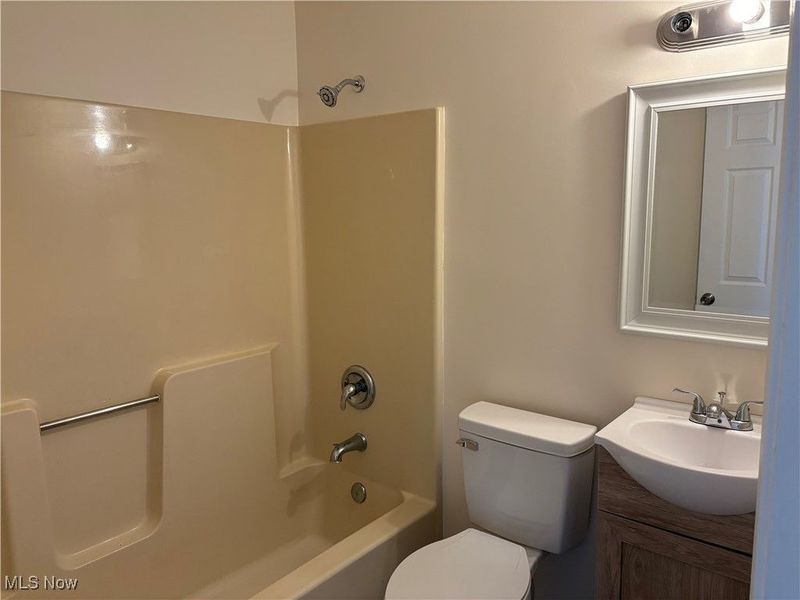 656 Hazelwood Drive, Vermilion, OH 44089 Photo 14