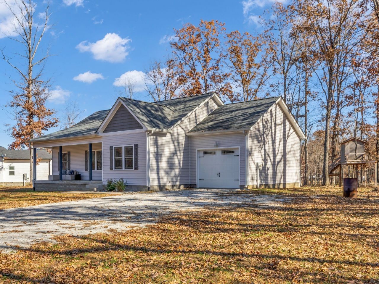 371 Mcelhiney Rd, Dickson, TN 37055 Main Photo