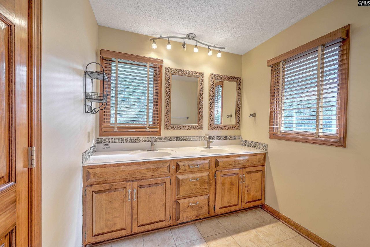 125 Cooper Drive Photo 18