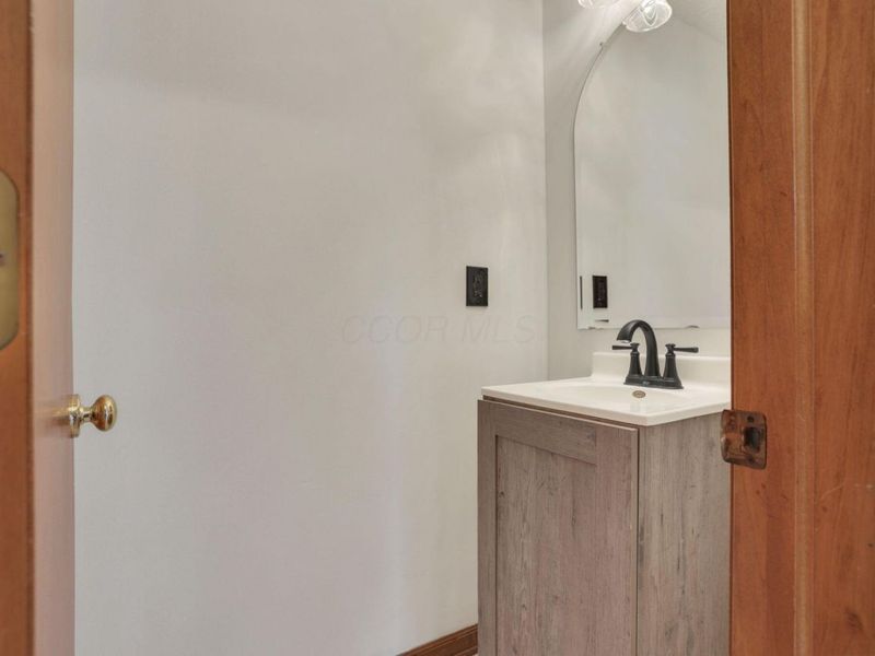 7352 Old Creek Lane, Canal Winchester, OH 43110 Photo 11