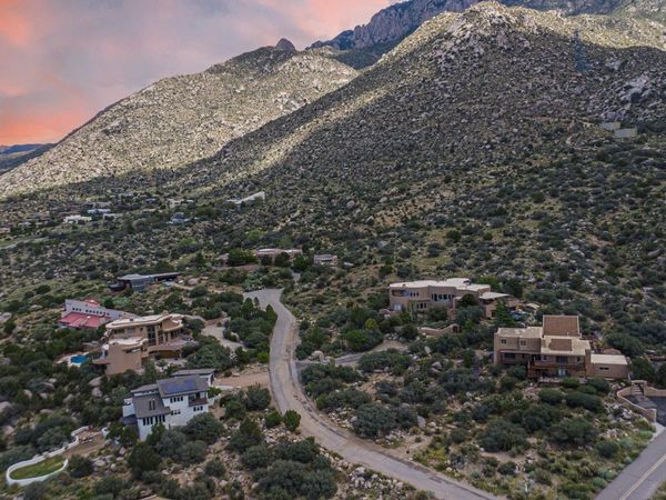 58 Rock Point Place NE, Albuquerque, NM 87122
