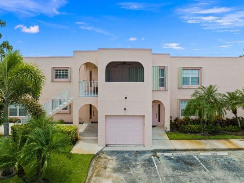 2087 SE Wild Meadow Circle, Port Saint Lucie, FL 34952 Photo