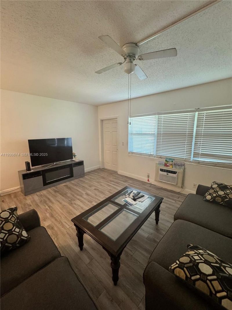 118 E Salisbury E, Unit 118, West Palm Beach, FL 33417 Photo
