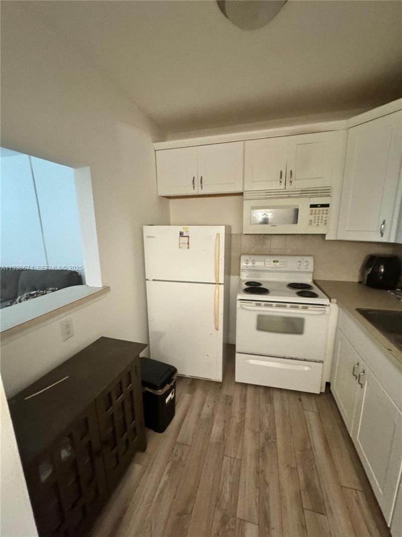 118 E Salisbury E, Unit 118, West Palm Beach, FL 33417 Photo