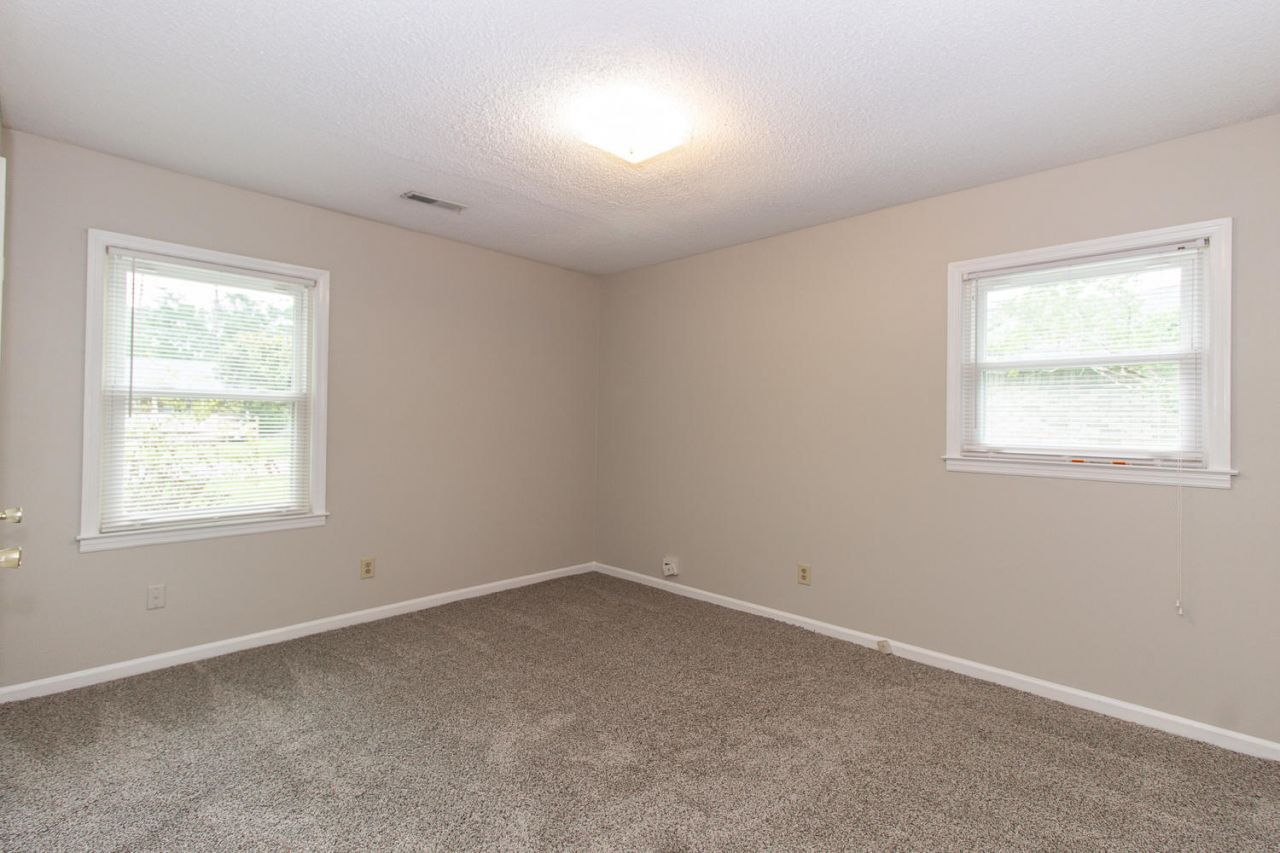 212 Farmhill Drive Photo 10