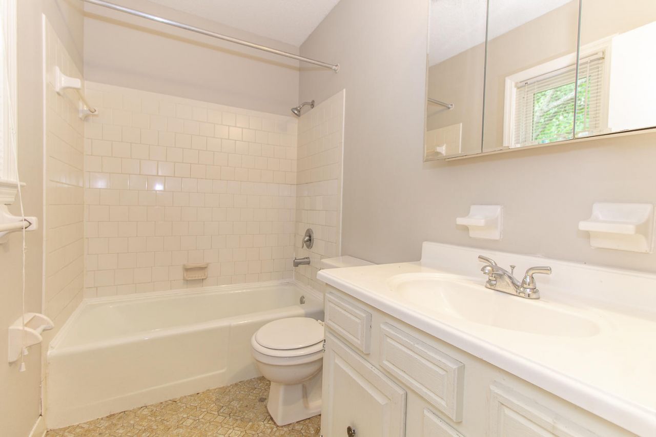 212 Farmhill Drive Photo 12