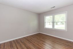 212 Farmhill Drive photo 4