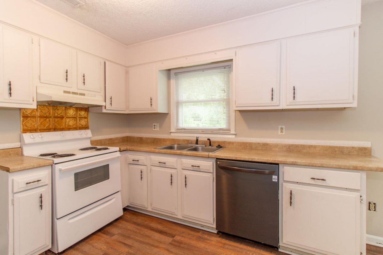 212 Farmhill Drive Photo 8