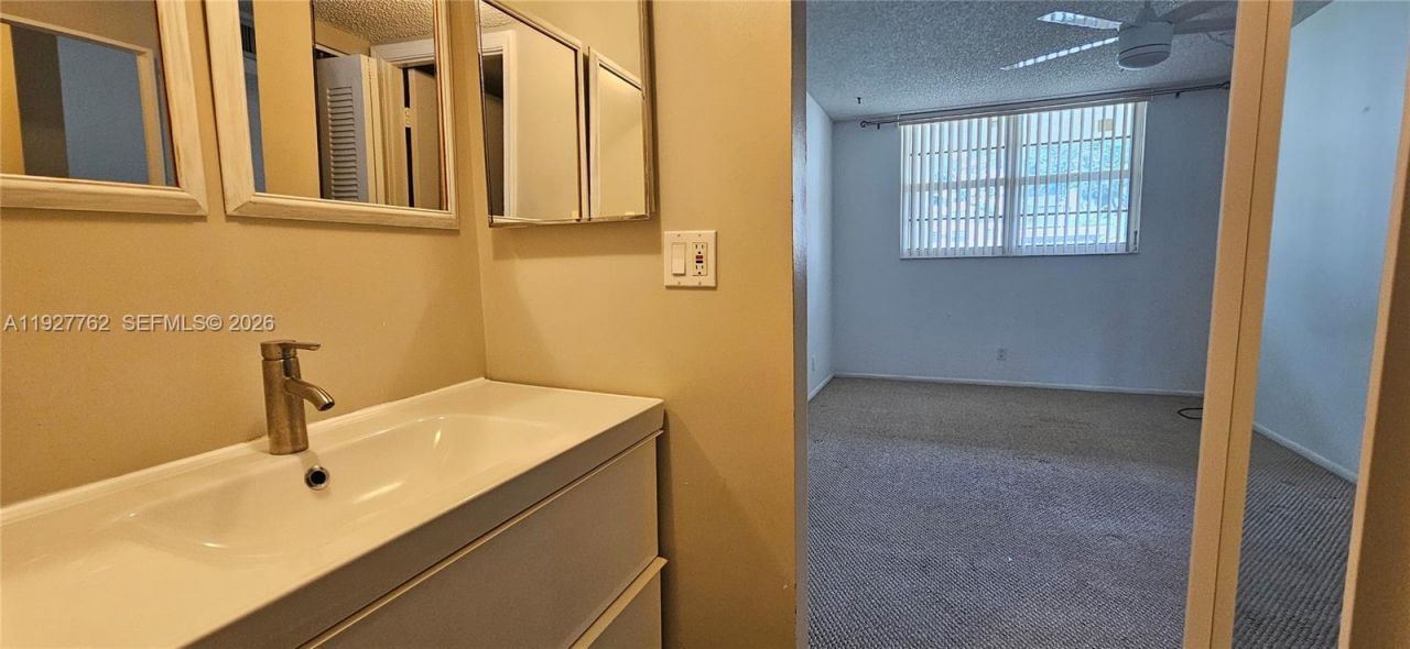 9450 Poinciana Pl, Unit 103, Davie, FL 33324 Photo