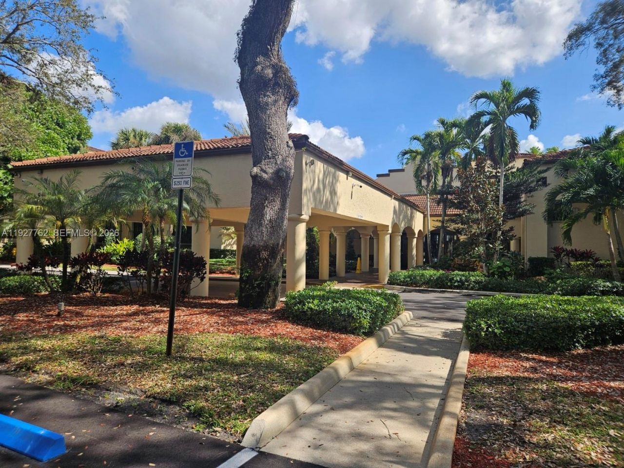 9450 Poinciana Pl, Unit 103, Davie, FL 33324 Photo