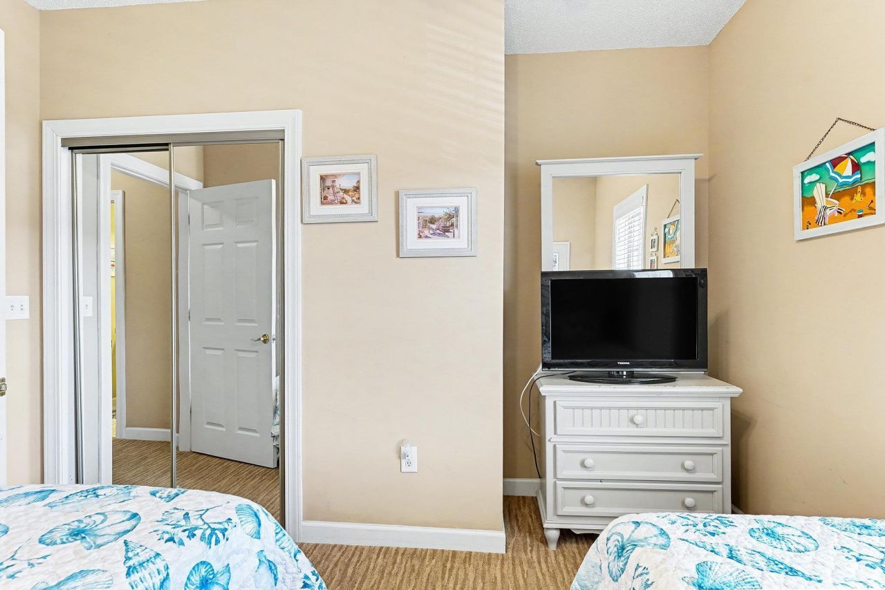 5750 Oyster Catcher Dr. Photo 15