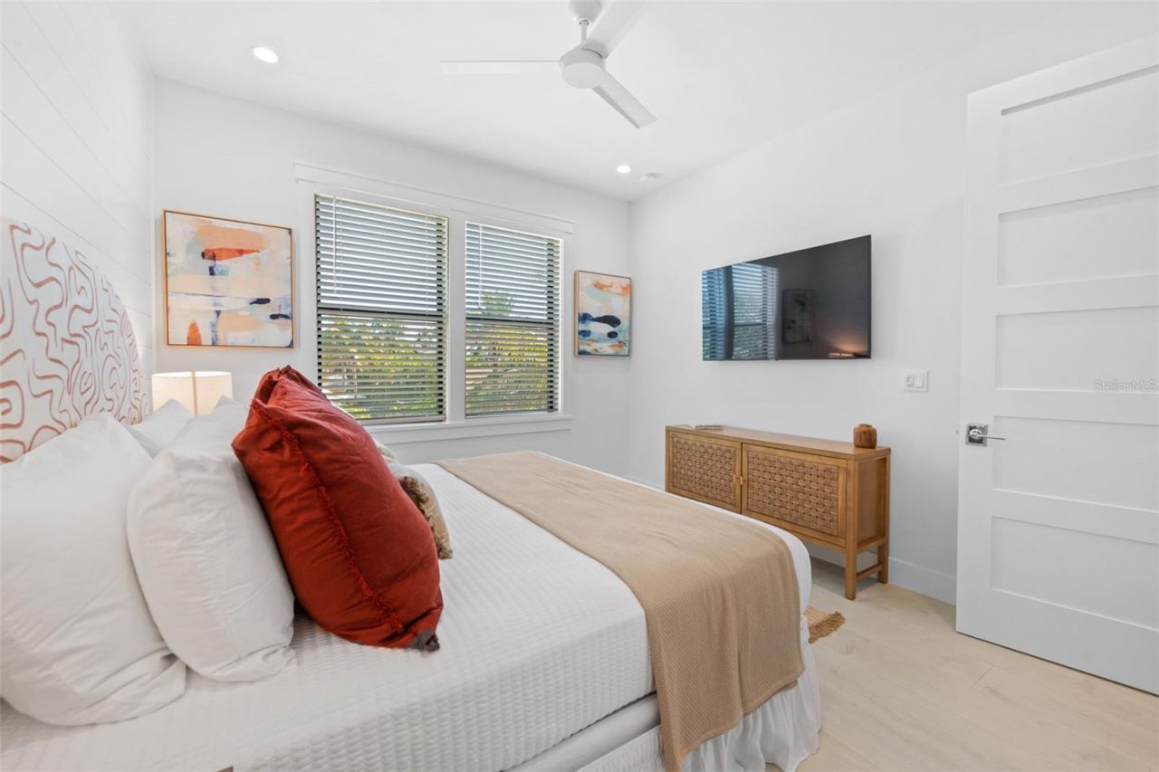 211 Grant Drive, Sarasota, FL 34236 Photo