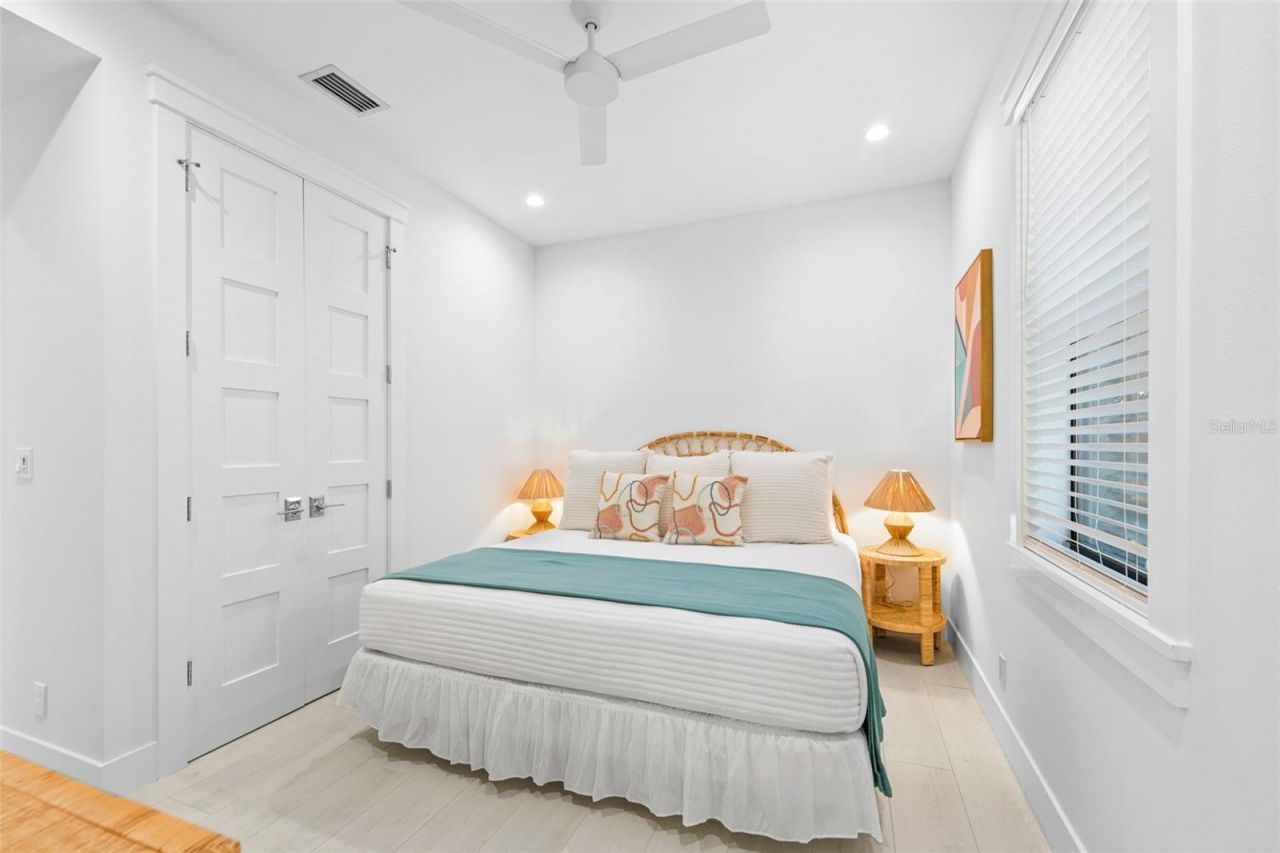 211 Grant Drive, Sarasota, FL 34236 Photo