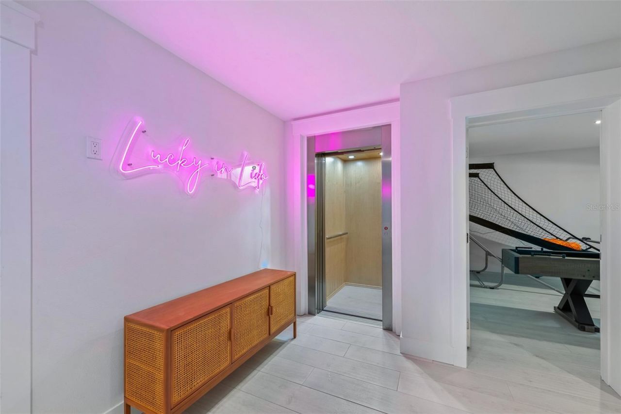 211 Grant Drive, Sarasota, FL 34236 Photo