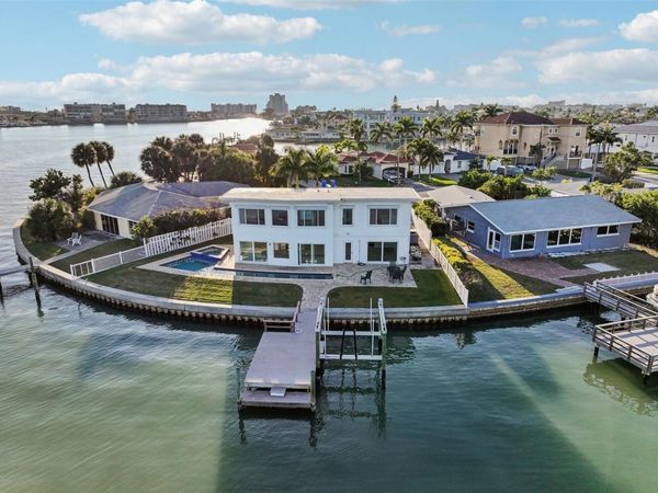 11055 6TH STREET E, TREASURE ISLAND, FL 33706