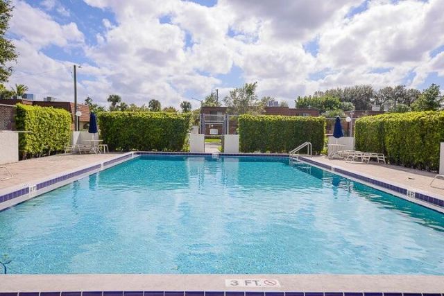 1482 N Lawnwood Circle, Unit 30-D, Fort Pierce, FL 34950 Photo