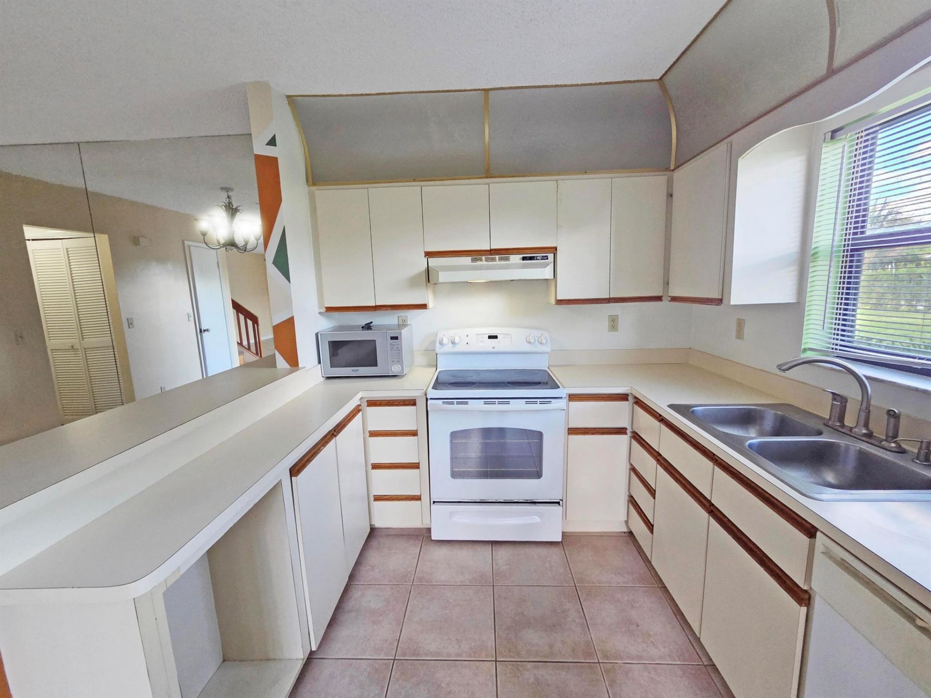 1482 N Lawnwood Circle, Unit 30-D, Fort Pierce, FL 34950 Photo