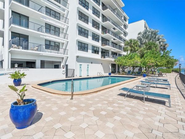 10101 E Bay Harbor Dr, Unit 206, Bay Harbor Islands, FL 33154