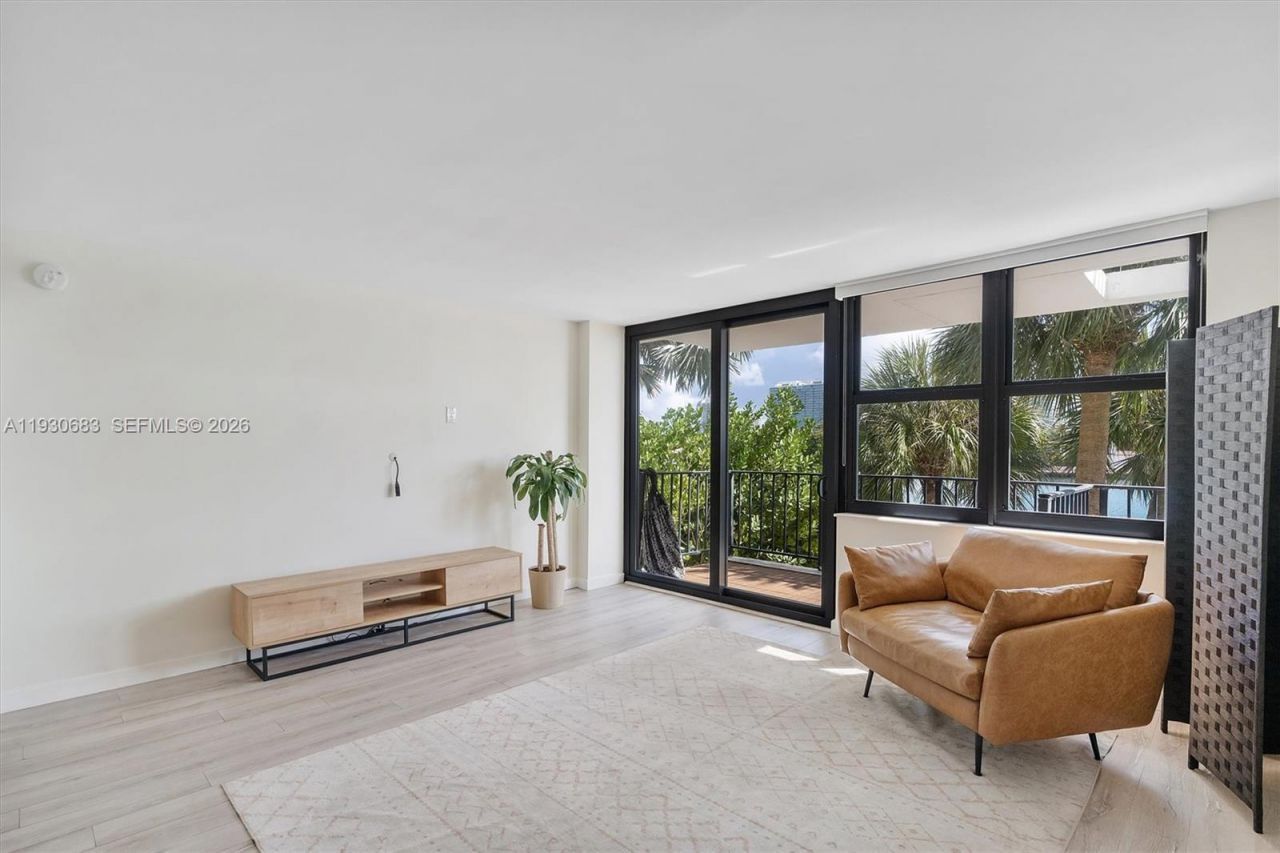 10101 E Bay Harbor Dr, Unit 206, Bay Harbor Islands, FL 33154 Photo