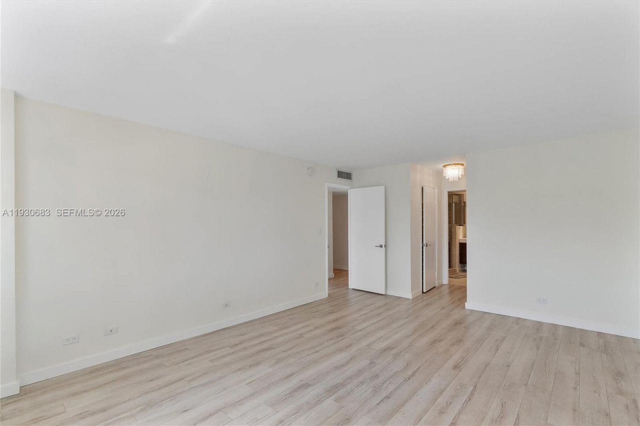 10101 E Bay Harbor Dr, Unit 206, Bay Harbor Islands, FL 33154 Photo